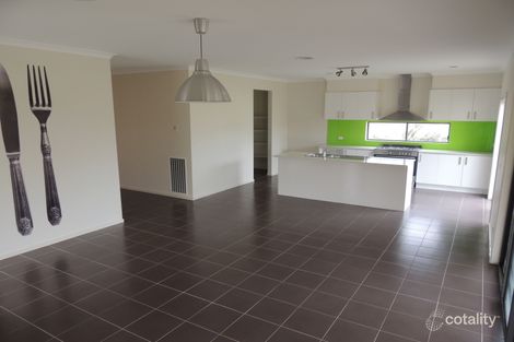 Property photo of 18 Francis Court Kilmore VIC 3764