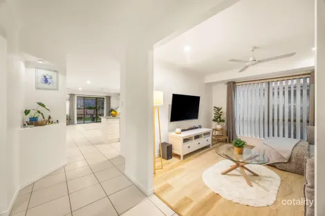 Property photo of 16 Cornelius Drive Augustine Heights QLD 4300