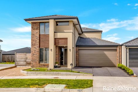 Property photo of 36 Remus Circuit Cranbourne West VIC 3977