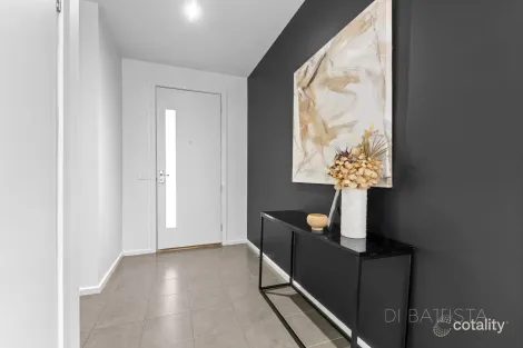 Property photo of 6 Bird Close Craigieburn VIC 3064