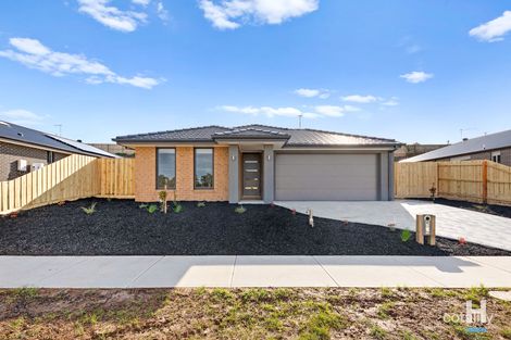 Property photo of 34 Leura Street Drouin VIC 3818