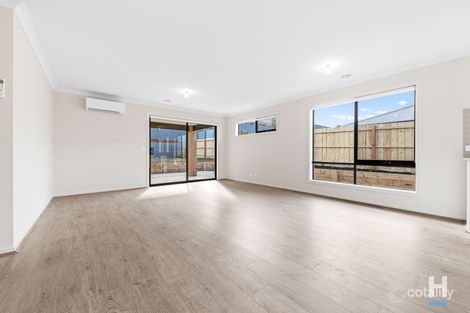 Property photo of 34 Leura Street Drouin VIC 3818