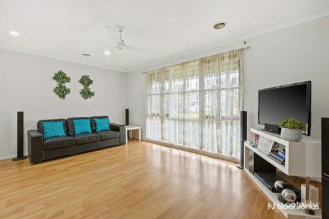 Property photo of 8 Benambra Way Hampton Park VIC 3976
