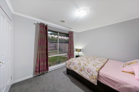 Property photo of 19 Glenaire Crescent Cranbourne West VIC 3977