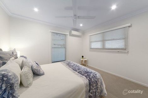 Property photo of 25 Rosary Crescent Highgate Hill QLD 4101