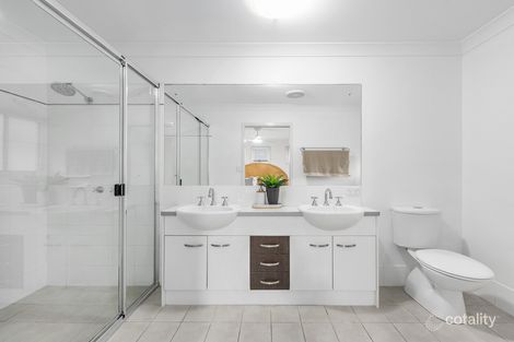 Property photo of 70 Greenway Circuit Mount Ommaney QLD 4074