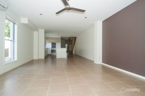Property photo of 2/5 Ashton Street Labrador QLD 4215