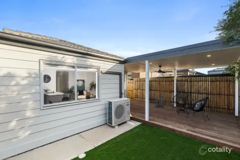 Property photo of 33 Progress Drive Fraser Rise VIC 3336