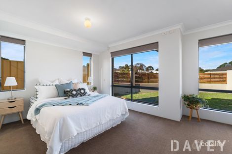 Property photo of 23 Woodbine Loop Tapping WA 6065