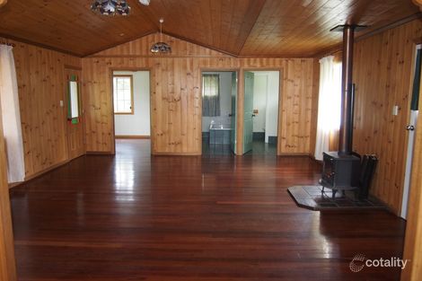 Property photo of 61 Wallangarra Road Stanthorpe QLD 4380