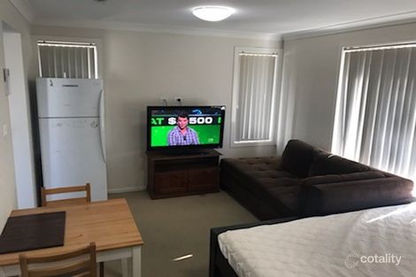 27 Lakeside Pde, Jordan Springs, NSW 2747