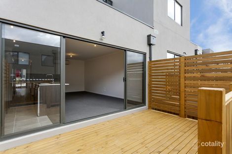 Property photo of 3 Toby Place Mooroolbark VIC 3138