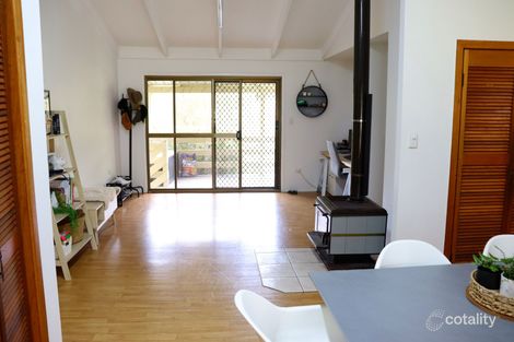 Property photo of 2 Daphne Street Southside QLD 4570