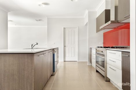 Property photo of 90 Eltham Parade Manor Lakes VIC 3024