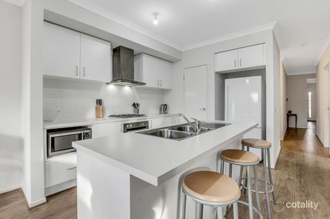 Property photo of 38 Peppertree Parade Craigieburn VIC 3064
