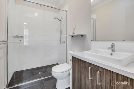 Property photo of 38 Peppertree Parade Craigieburn VIC 3064
