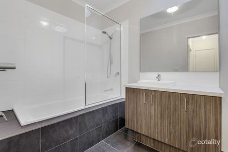 Property photo of 38 Peppertree Parade Craigieburn VIC 3064