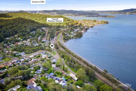 Property photo of 5 Sandstone Crescent Tascott NSW 2250