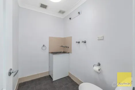 Property photo of 2/7 Shortland Street Point Frederick NSW 2250