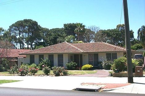 227 Manning Rd, Waterford, WA 6152