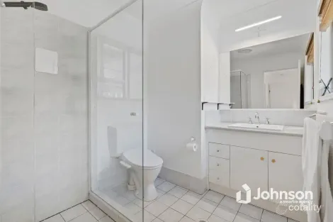 Property photo of 1/3A Joshua Close Arundel QLD 4214