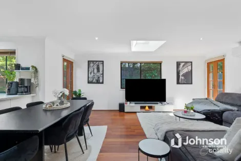 Property photo of 1/3A Joshua Close Arundel QLD 4214