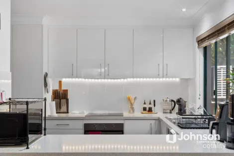Property photo of 1/3A Joshua Close Arundel QLD 4214