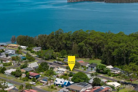 Property photo of 13 Watersedge Avenue Basin View NSW 2540