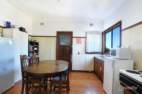 Property photo of 101 Northcliffe Drive Lake Heights NSW 2502