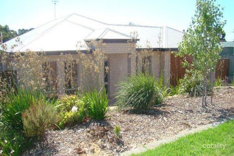 4 Gare Ct, Victor Harbor, SA 5211