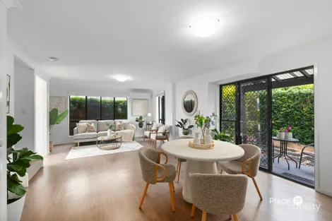 Property photo of 1/10 Rolle Street Holland Park West QLD 4121