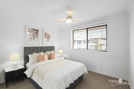 Property photo of 1/10 Rolle Street Holland Park West QLD 4121