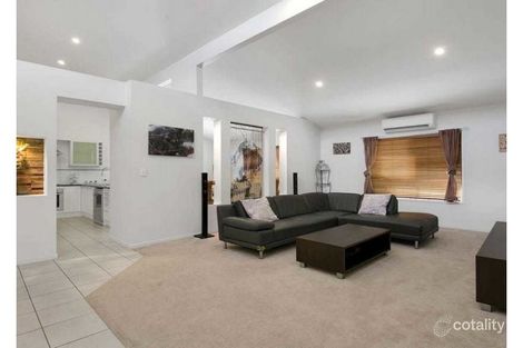 Property photo of 18 Lillydale Place Calamvale QLD 4116