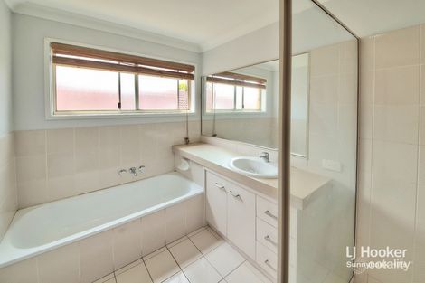 15 Japonica Pl, Calamvale, QLD 4116