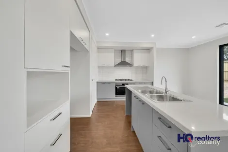 Property photo of 7 Constant Avenue Werribee VIC 3030