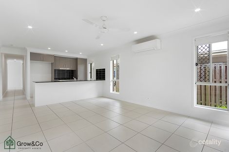 Property photo of 8 Formosa Street Park Ridge QLD 4125