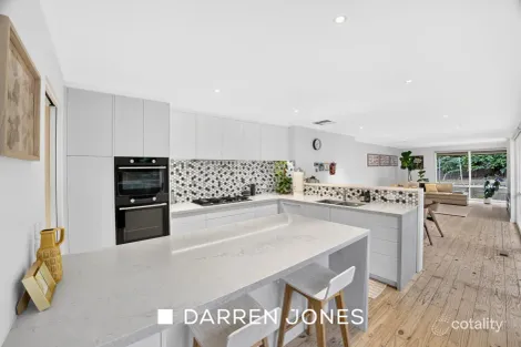 Property photo of 11 Patrick Close Greensborough VIC 3088