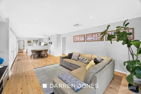 Property photo of 11 Patrick Close Greensborough VIC 3088