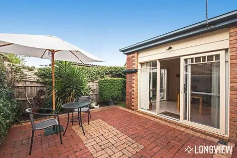 2b Elizabeth St, Mentone, VIC 3194
