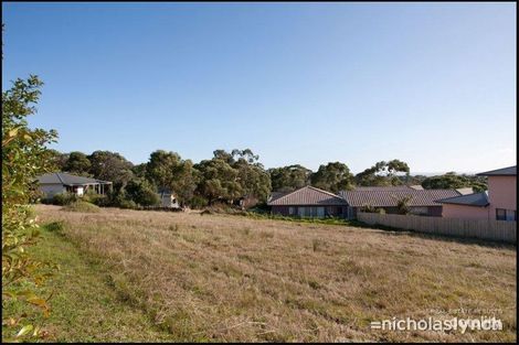 Property photo of 2 Shona Place Mount Martha VIC 3934
