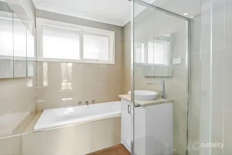 Property photo of 24 Lambhill Crescent Highton VIC 3216