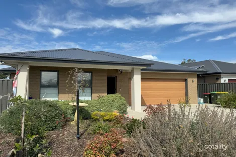 Property photo of 10 Davis Close Bungendore NSW 2621