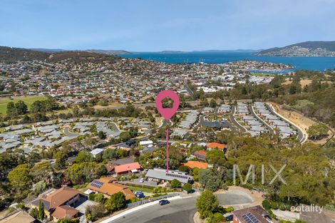 17 Marril St, Lindisfarne, TAS 7015