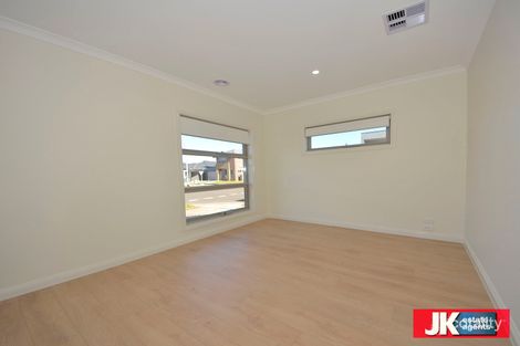 Property photo of 30 Marwood Avenue Truganina VIC 3029