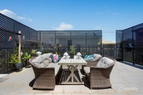 Property photo of 19 Prince Edward Parade Redcliffe QLD 4020