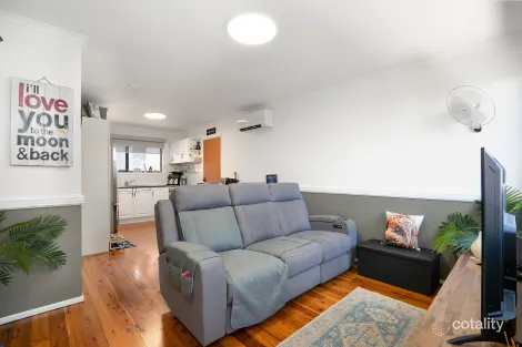 Property photo of 19 Prince Edward Parade Redcliffe QLD 4020