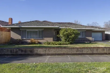 33 Laura St, Maffra, VIC 3860