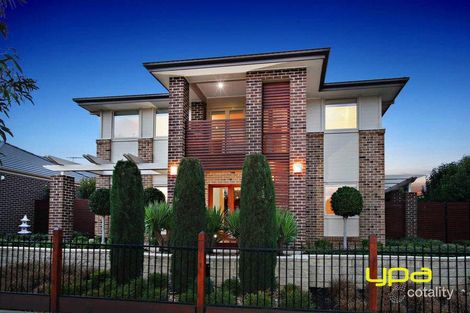 24 Woodward Way, Caroline Springs, VIC 3023