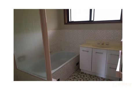 Property photo of 17 Pangari Close Wyoming NSW 2250