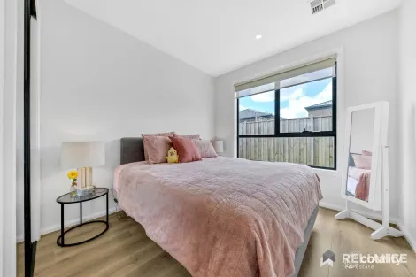 Property photo of 12 Scorpio Road Weir Views VIC 3338